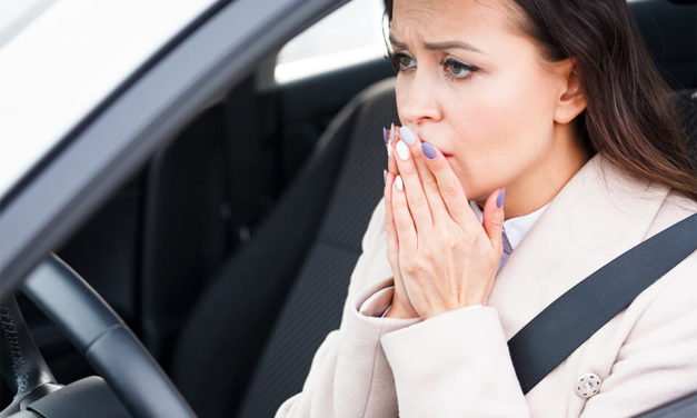 Panikattacken beim Autofahren – Ursachen und Bekämpfungsmöglichkeiten